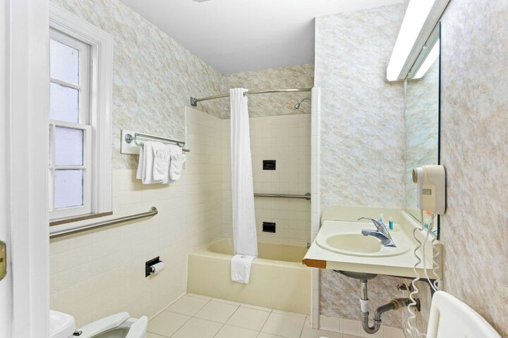Room 14 of 26