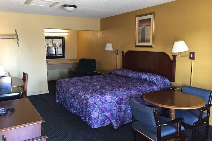 Room 28 of 47