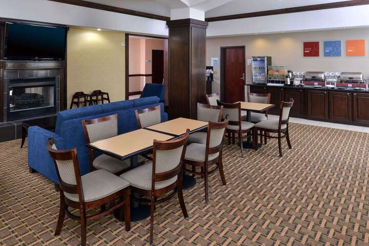 Comfort Inn & Suites (Formerly Executive Inn & Suites Mexia)