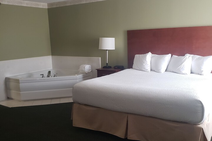 Baymont by Wyndham Mackinaw City