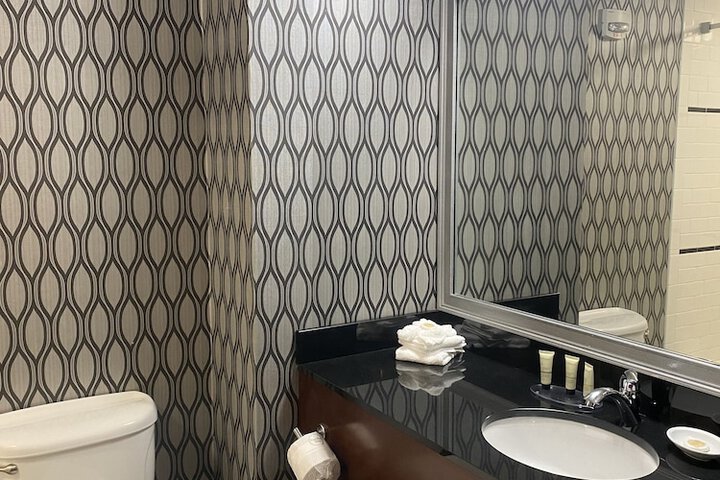 Room 10 of 25