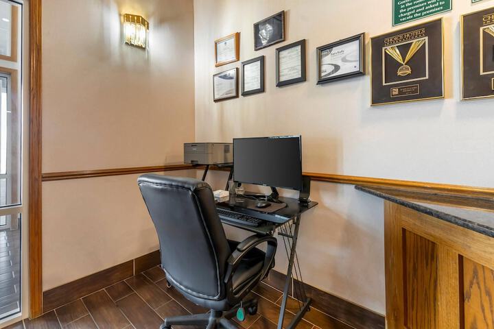 Quality Inn & Suites Stoughton - Madison South