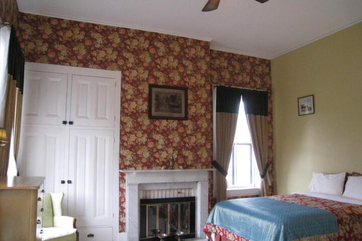 Allegheny Street Bed & Breakfast