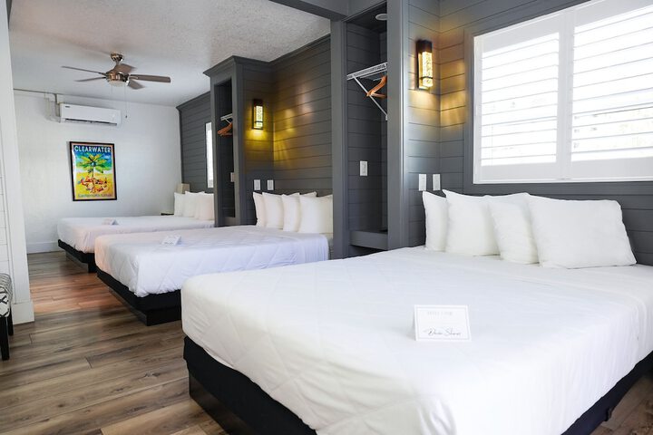 Room 93 of 131