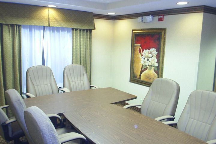 Holiday Inn Express Hotel & Suites Cleveland by IHG