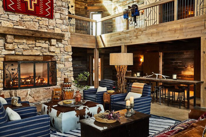 Bishops Lodge Auberge Collection