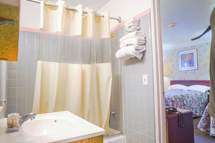 Room 21 of 27