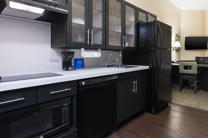 Candlewood Suites Grove City - Outlet Center by IHG