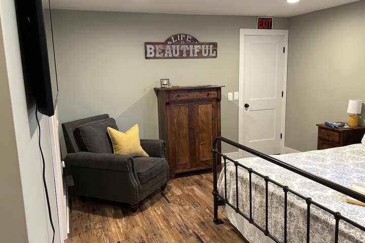 Hermann Crown Suites