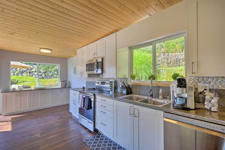 Waterfront Gig Harbor Home w / Furnished Deck