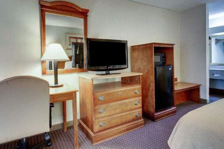 Room 25 of 34