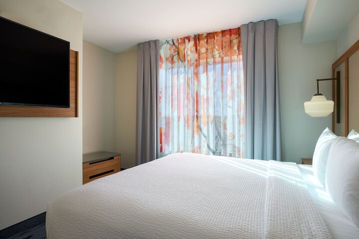 Room 13 of 35