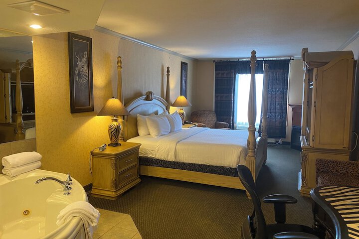 Merit Hotel & Suites