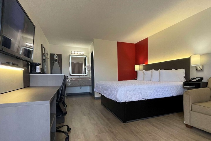 Room 11 of 25