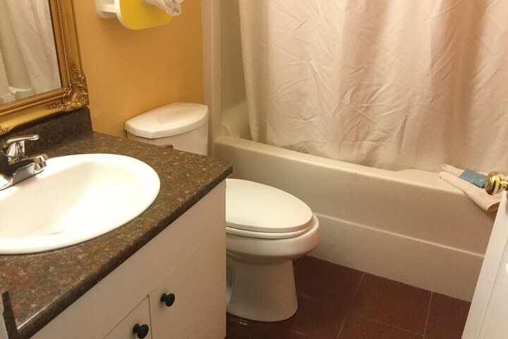 Room 53 of 98