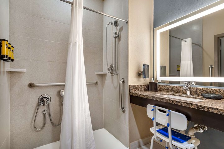 Best Western Plus Lake Jackson Inn & Suites