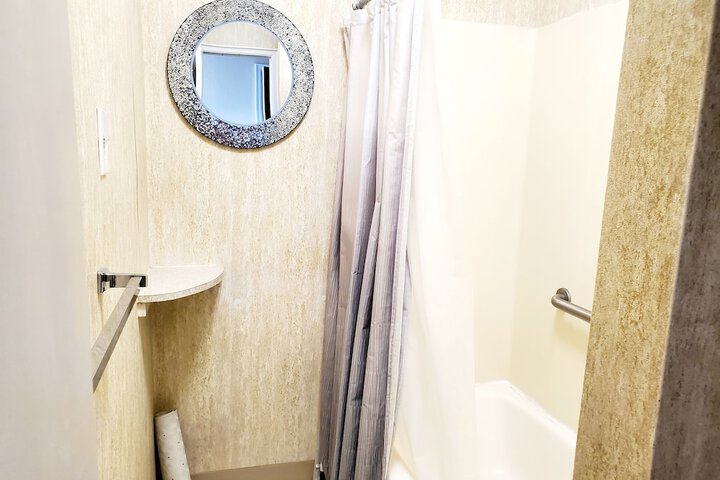 Room 9 of 31