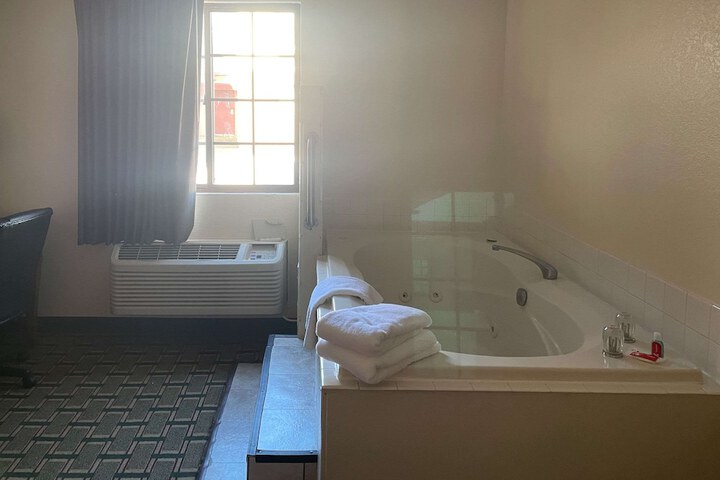 Room 22 of 35