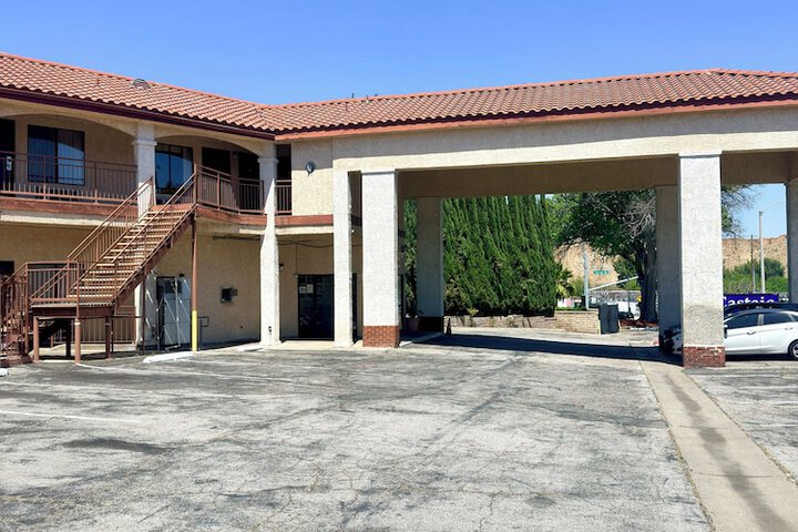 Castaic Inn Near Six Flags Magic Mountain
