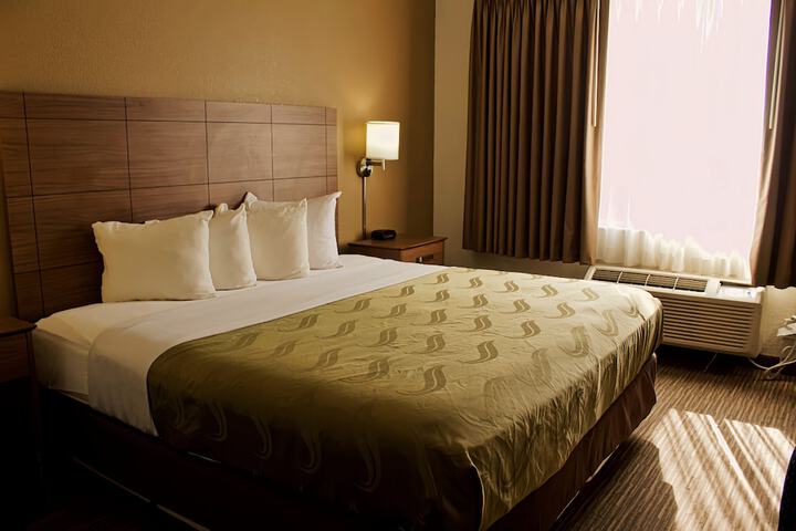 Room 15 of 25