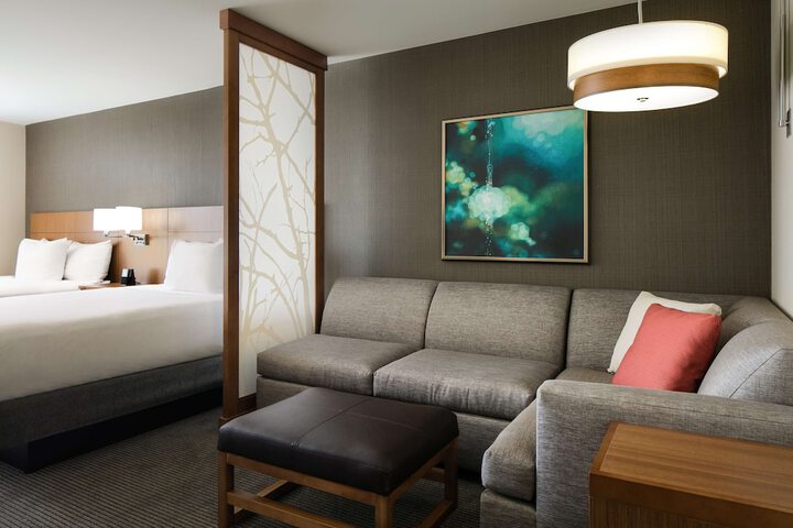 Room 21 of 34