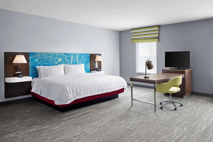 Room 13 of 28