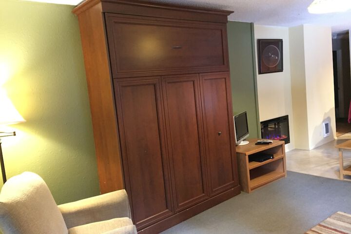 Alexanders Lodge