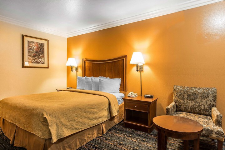 Room 28 of 49