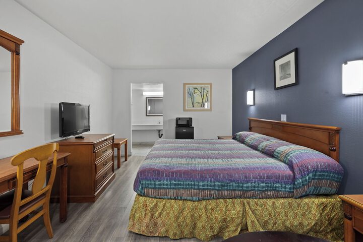 Room 10 of 11