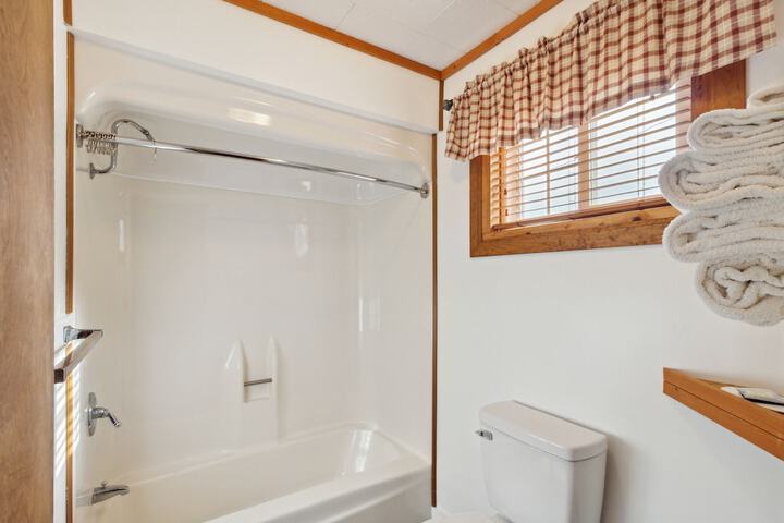 Room 12 of 25