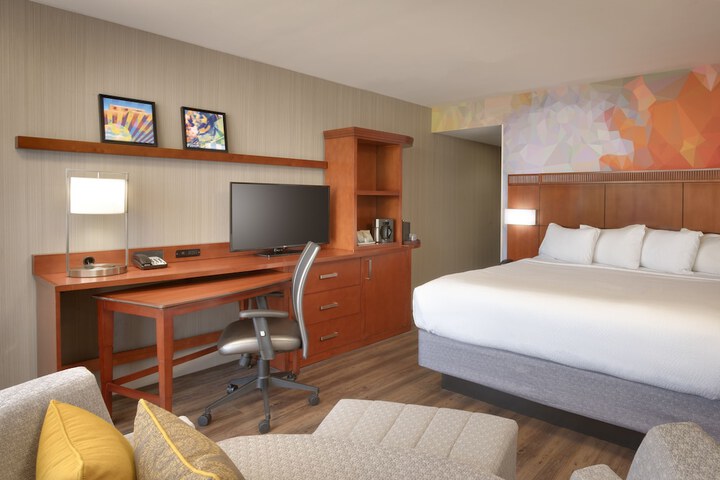 Room 18 of 48
