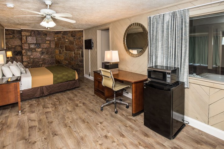 Room 25 of 48