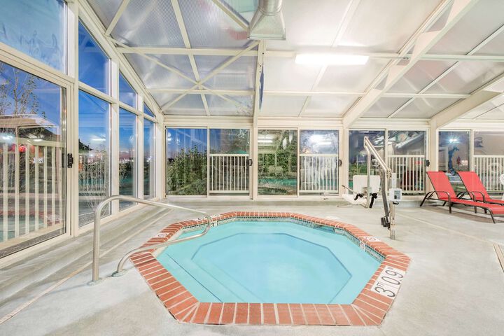 Pool 6 of 32