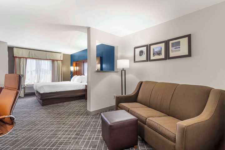 Comfort Suites Atlanta Airport