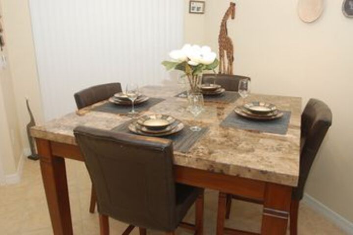 226SW Scaton 3 Br Villa by RedAwning