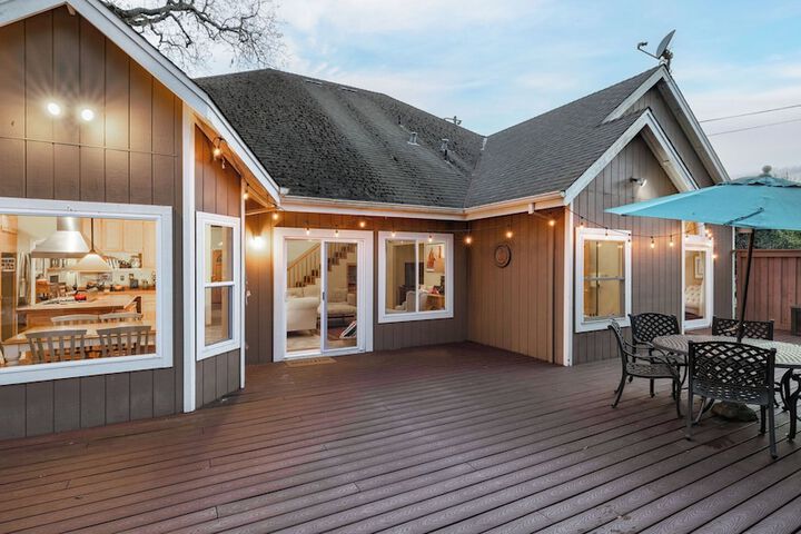 Valley of the Moon by Avantstay Tranquil Escape Large Yard w / Hot Tub & Fire Pit