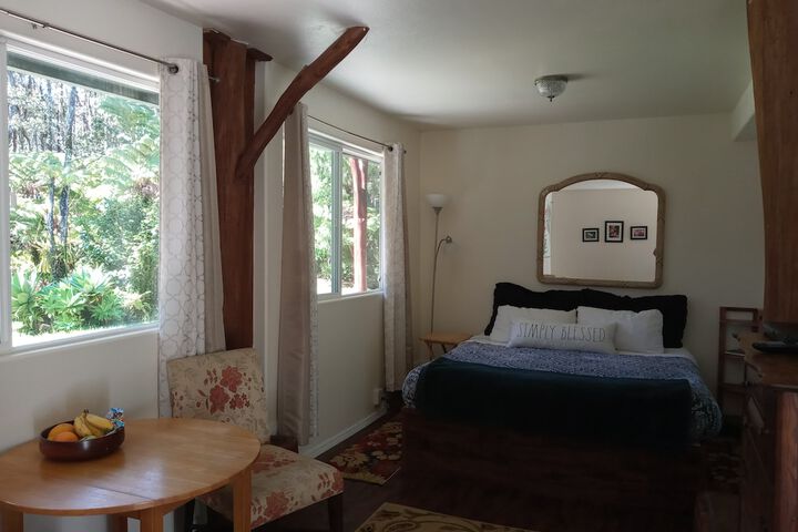 Aloha Crater Lodge