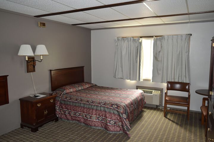 Room 8 of 19