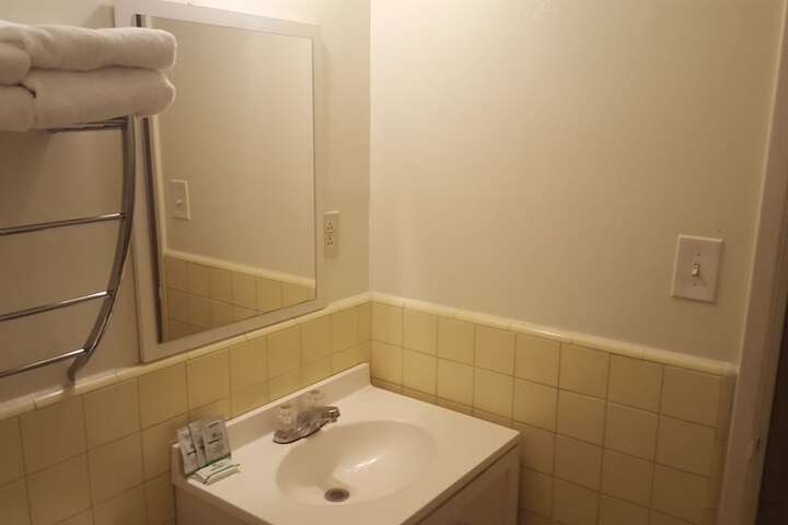 Room 14 of 37