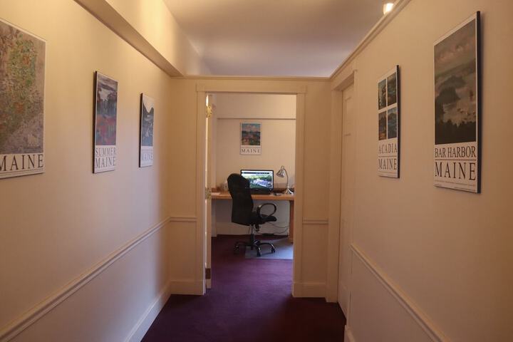 Business Center 101 of 103