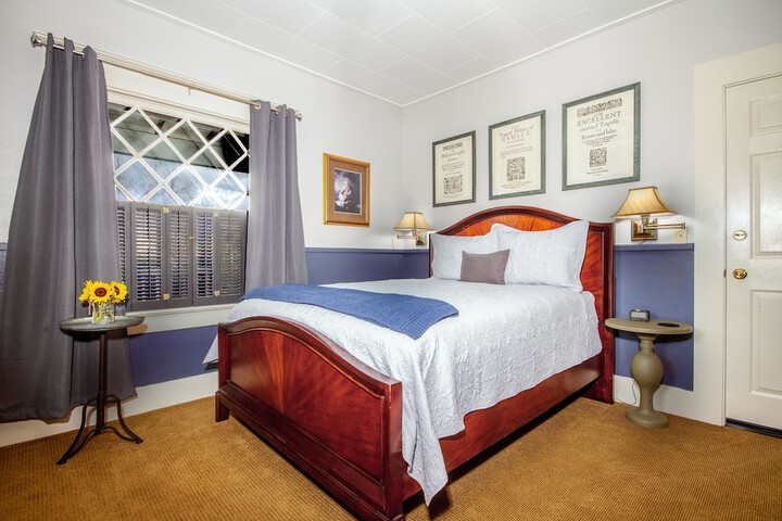Room 15 of 62