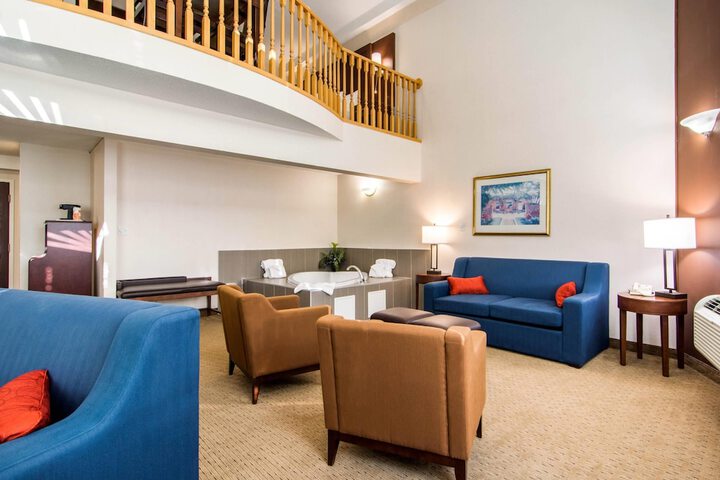 Comfort Inn & Suites Medicine Hat