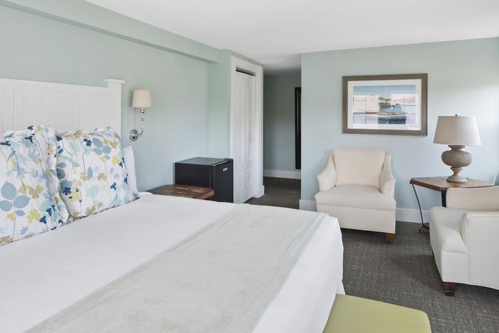 The Colonial Inn