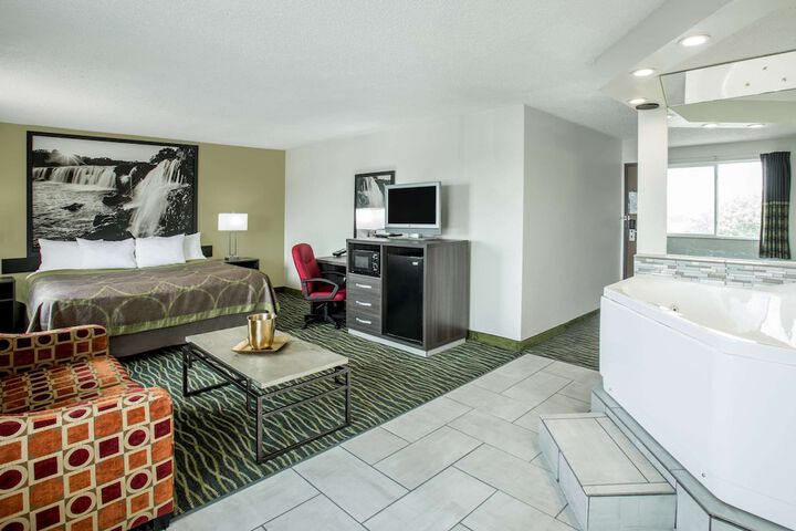 Room 9 of 20