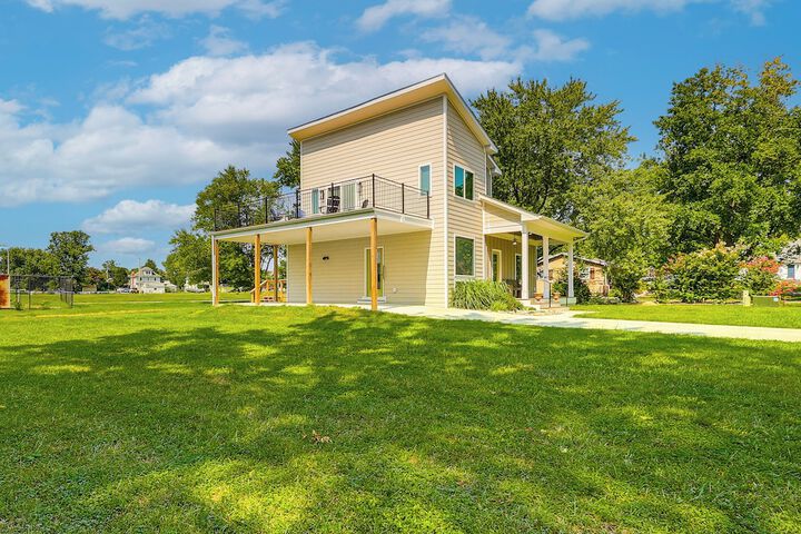 Rock Hall Retreat w / Balcony Near Park & Marina!