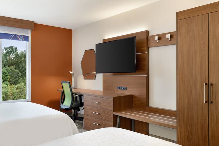 Room 42 of 65