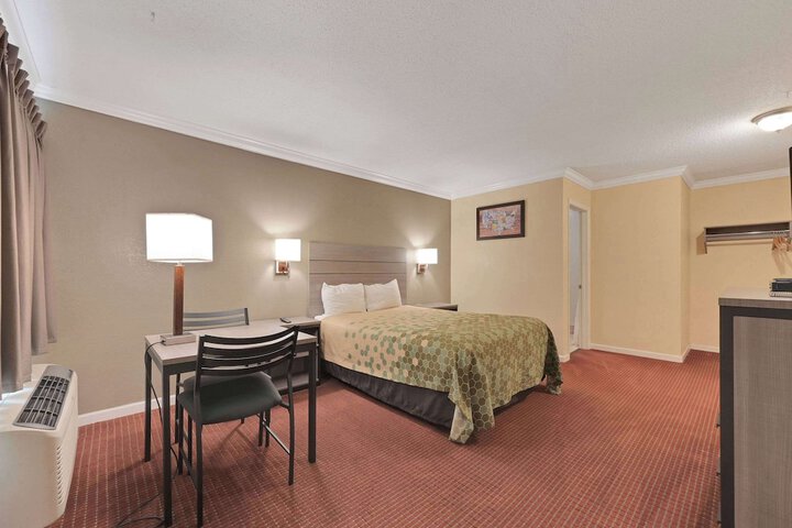 Room 29 of 49