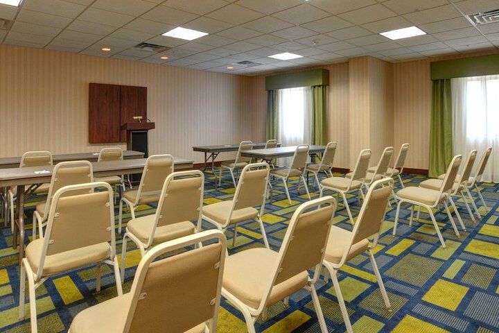 Holiday Inn Express & Suites Midwest by IHG