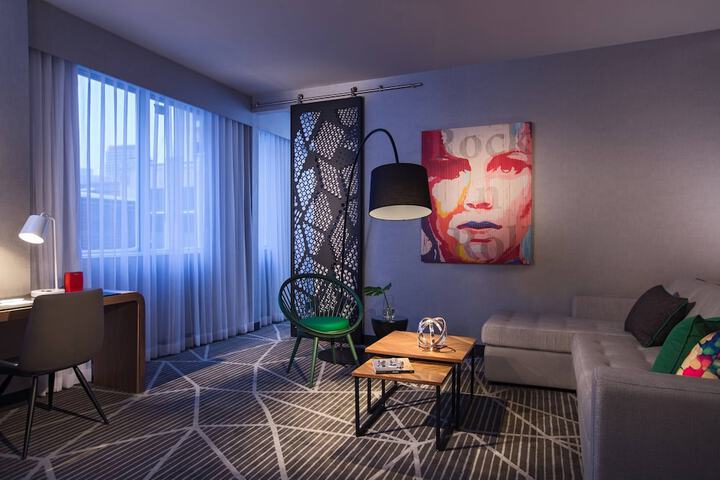 Room 27 of 59