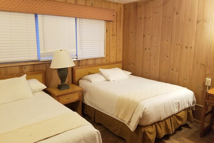 Room 150 of 229